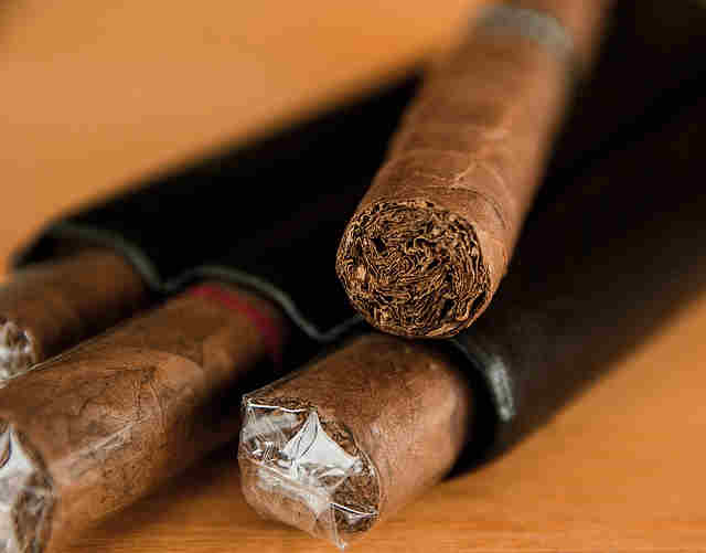 2、若烟弹已经过期了，那么在购买悦刻雪茄时就可以进行选择并使用。