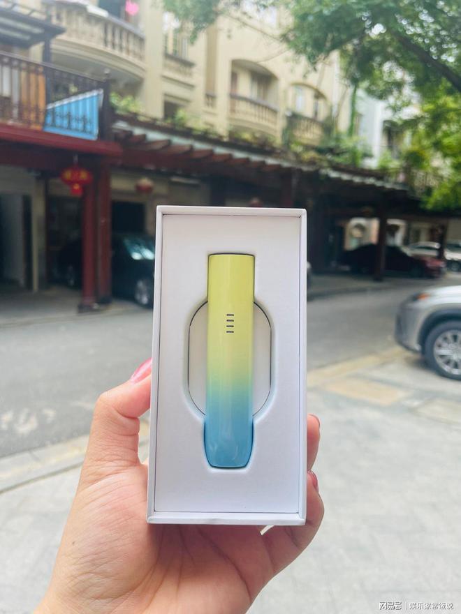 悦刻五代一吸就亮白灯震动(悦刻五代一吸就亮白灯震动不出烟)-第2张图片-番响电子烟 悦刻五代一吸就亮白灯震动(悦刻五代一吸就亮白灯震动不出烟)-第2张图片-番响电子烟