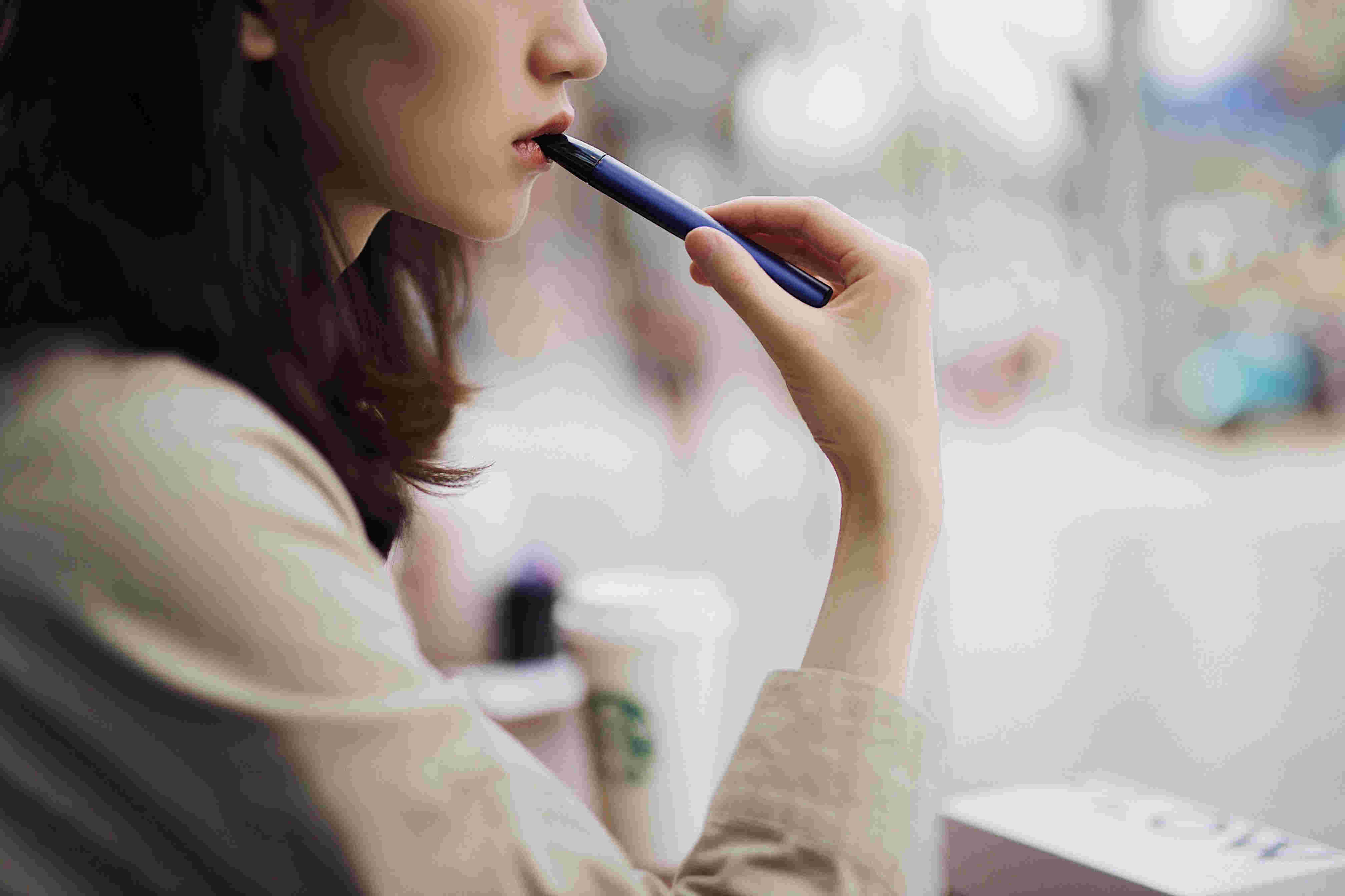 悦刻电子烟抽的时候灯不亮(悦刻电子烟抽的时候灯闪是没电了吗)