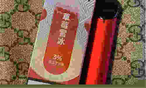 三代悦刻烟杆充满电：让您的电子烟始终保持良好状态