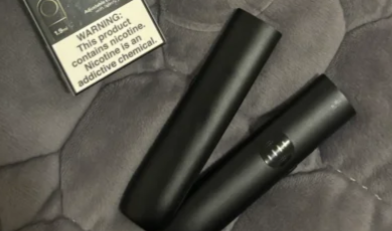 悦刻一代到五代图片和价格2025二手