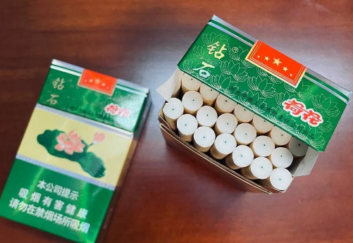2024年钻石(荷花)香烟价格及口感评测