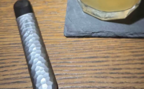 悦刻一次性电子烟没电了怎么办？能充电吗？