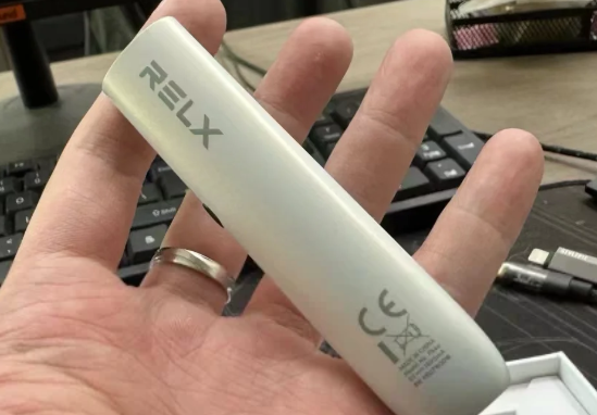 悦刻一次性电子烟吸不出来烟雾怎么办？