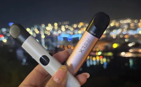 悦刻六代怎么调节烟雾大小？