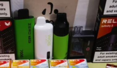 悦刻五代一吸就亮红灯？常见问题解析与修复指南