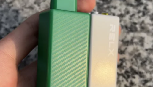 悦刻新款电子烟怎么解锁？