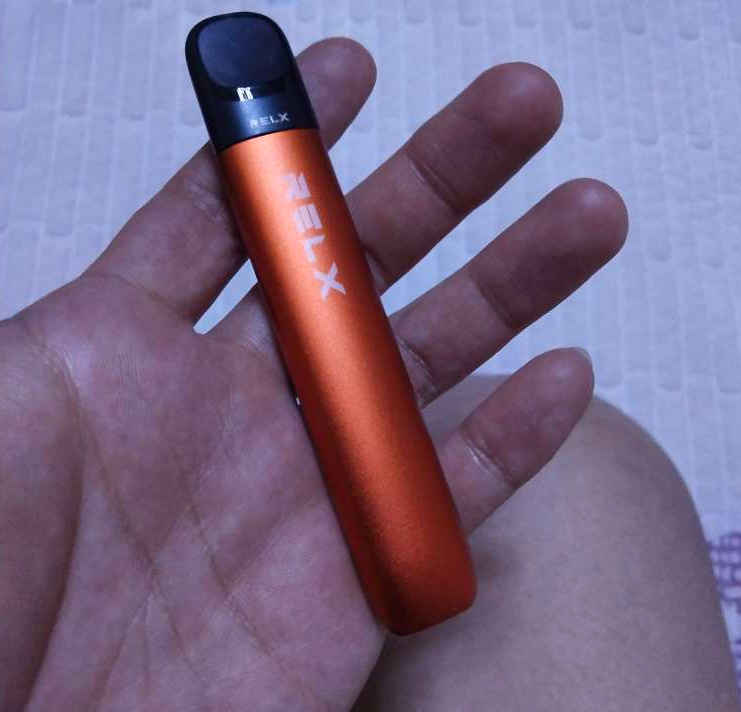 yooz电子烟充电时候灯亮不亮