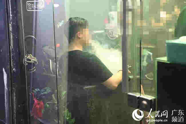 人民直击：电子烟是“戒烟神器”吗？