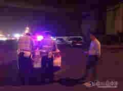 豪车男酒驾被乐山交警逮住 理由编得好奇葩