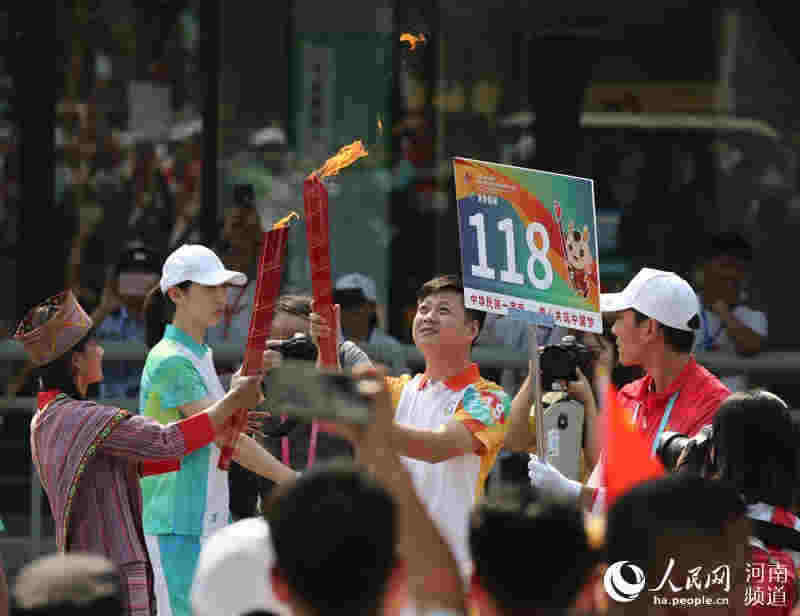 河南郑州：点燃民族圣火点燃华夏激情