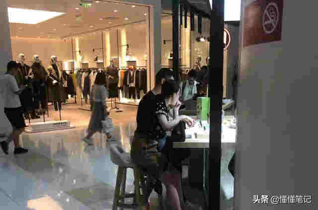 不止价格战:电子烟门店深陷“内卷化”