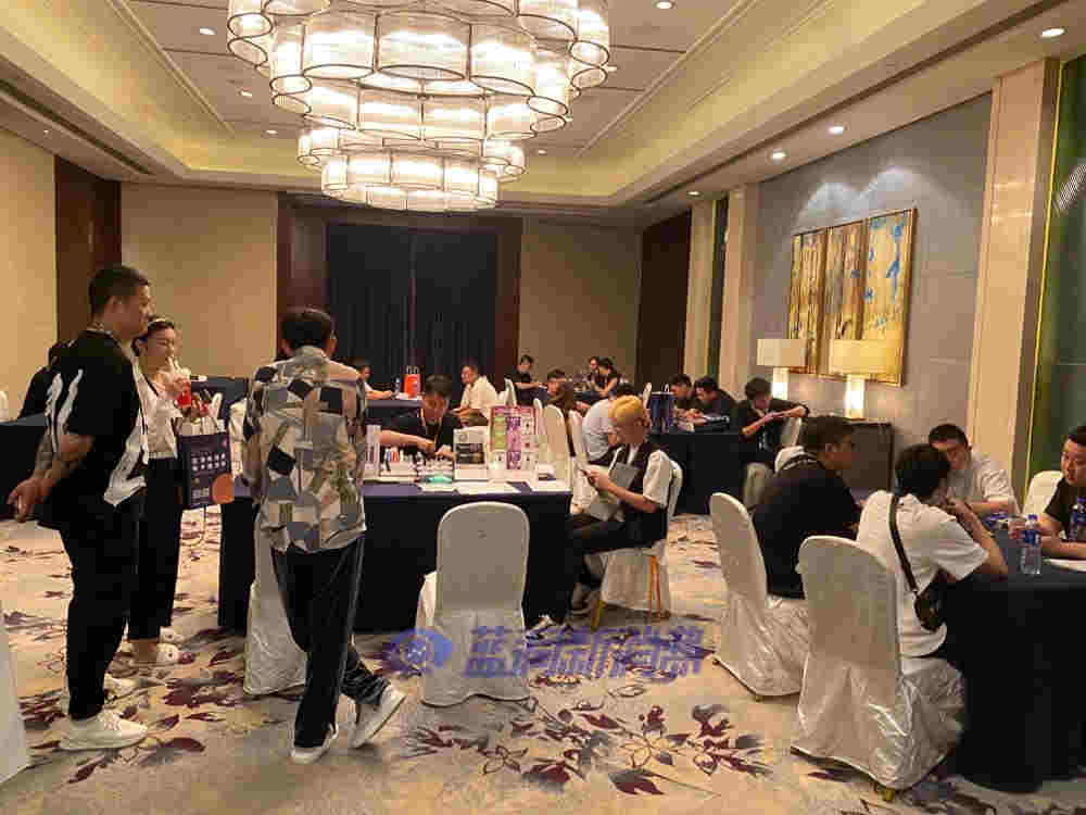 合肥站探展徕米：又双叒叕超跑开道抓眼球，专属VIP室座无虚席 