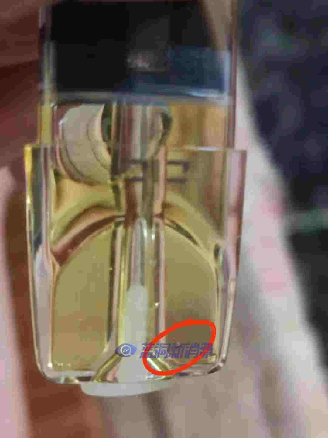 多款通配电子烟弹出现异物：警示消费者应从正规实体店购买正规品牌 
