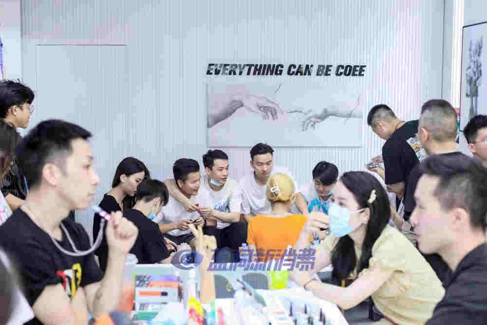 COEE可逸发布入门级产品乐享套装：一杆一弹39，适用全系列2.4ml烟弹 