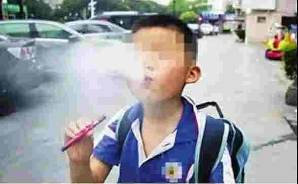 未成年人抽吸食电子烟应该怎么应对?